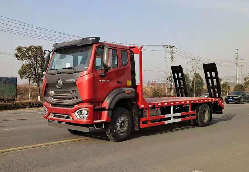 國(guó)六重汽豪沃平板運(yùn)輸車