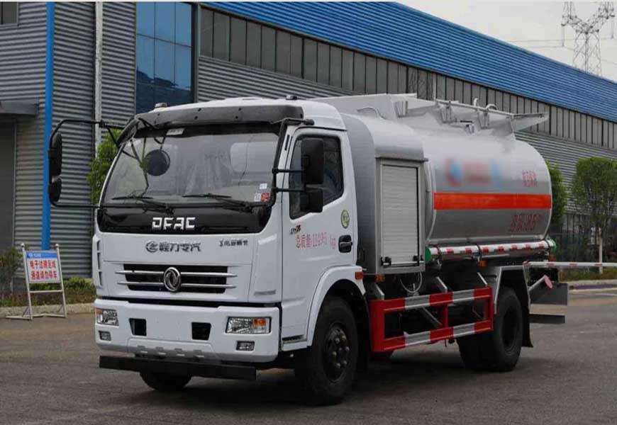 CLW5112GJYE5型飛機(jī)加油車(chē)